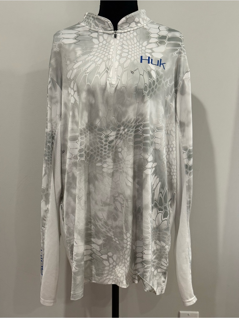 Huk XXL Men’s White and Light Gray Zip Mock-Neck Performance Shirt 856
